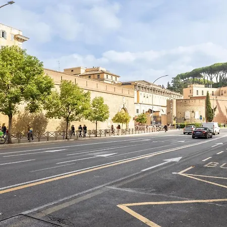 Apartment San Pietro View Point Elegante Rome