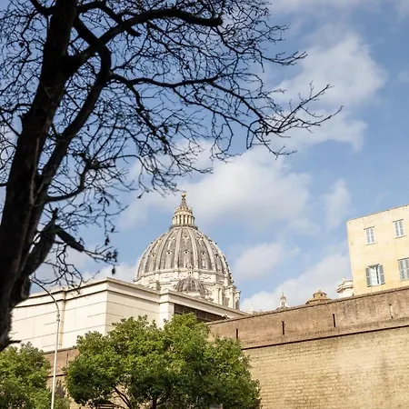 Apartment Wake Up To St Peter S - Spectacular Vatican View
